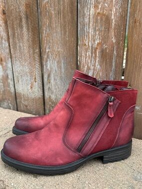 EARTH Women's Red Burgundy Wine Jordan Leather Side Zip Ankle Boots Size 11